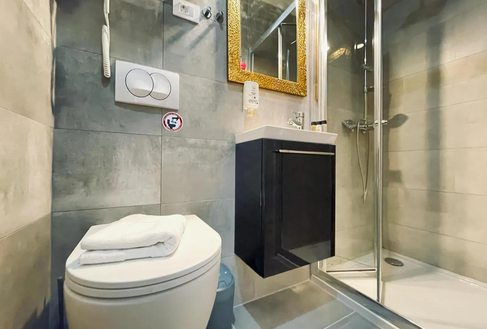 Astraluxe Apartment Fazana 0*,  Croatia